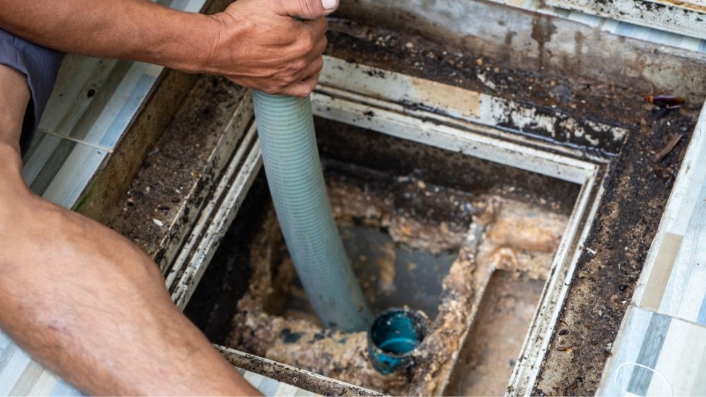 water tank cleaning